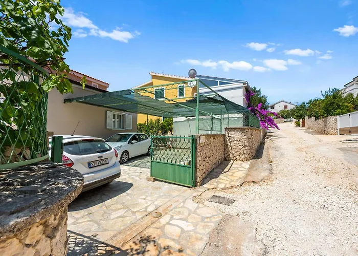 Cozy In Kanica With Wifi Tatil Evi