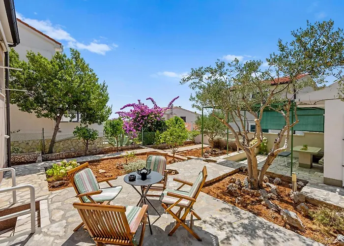 Cozy In Kanica With Wifi Tatil Evi