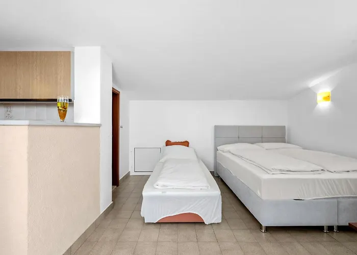 Cozy In Kanica With Wifi Tatil Evi