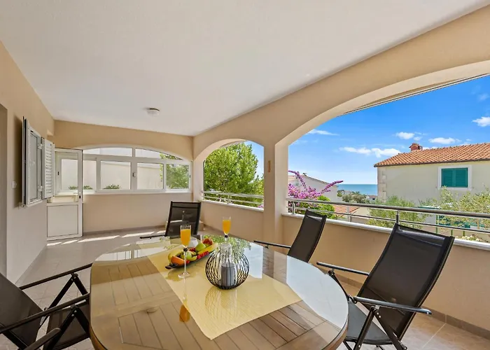 Cozy In Kanica With Wifi