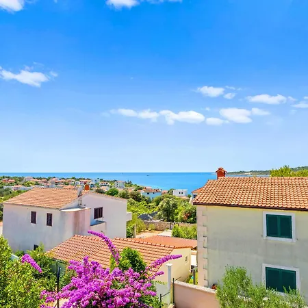 Dom wakacyjny Cozy In Kanica With Wifi Szybenik