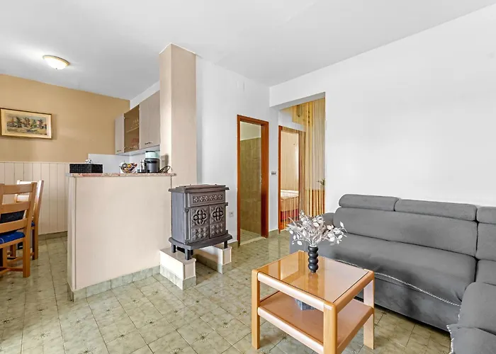 Cozy In Kanica With Wifi